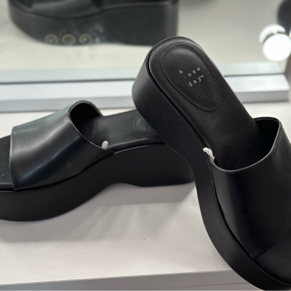 Shoes size 40 dresses size L and jeans size 10 - Picture 14 of 16